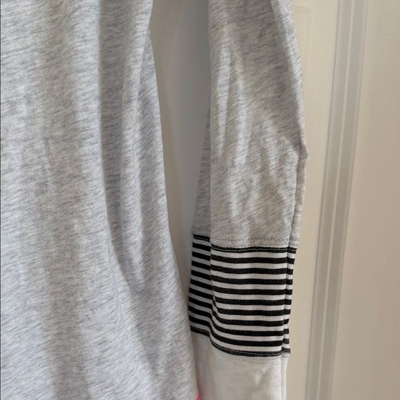 Lisa Todd Heather Gray Top with Neon Pink Trim - Picture 3 of 7